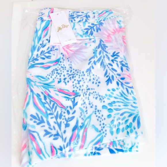 Lilly Pulitzer Callahan 5" Shorts-Multi Via Del Mar-NWT in Package - Picture 10 of 10
